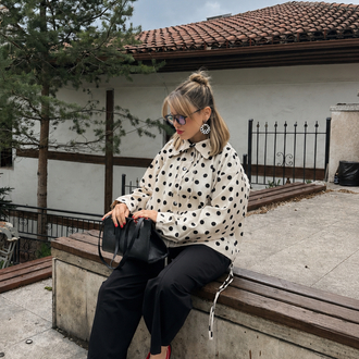 Puantiyeli yağmurluk