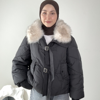 Kürk yakalı tokalı şişme mont