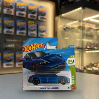 PORSCHE TAYCAN S TURBO
