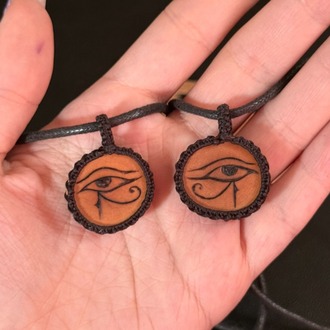 Horus & Ra'nın Gözü Tahta Kolye