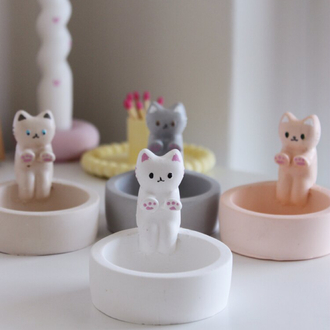 Üşüyen Kedi Mumluk