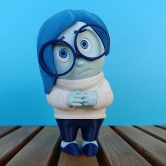 Inside Out (Ters Yüz) Üzüntü Karakteri Figürü – 15 cm Koleksiyonluk ve Hediyelik Figür