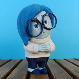 Inside Out (Ters Yüz) Üzüntü Karakteri Figürü – 15 cm Koleksiyonluk ve Hediyelik Figür