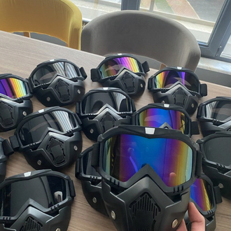 Renkli Cam Maske