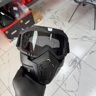 Siyah Cam Maske