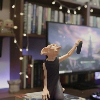 Harry Potter Dobby Figürü 20 cm El Boyaması – Efendisi Dobby’ye Bir Çorap Verdi