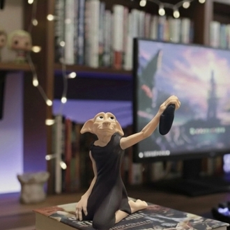 Harry Potter Dobby Figürü 20 cm El Boyaması – Efendisi Dobby’ye Bir Çorap Verdi