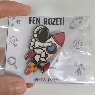 Astronot rokette rozet