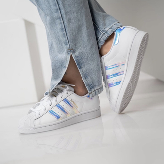 Adidas Süperstar “Hologram”