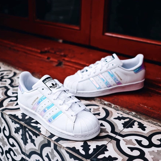 Adidas Süperstar “Hologram”