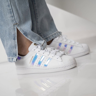 Adidas Süperstar “Hologram”