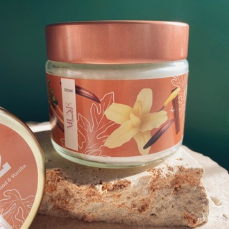 No.2 Amber, Cinnamon, Sandalwood and Vanilla
