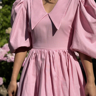 Pembe Yakalı Elbise 