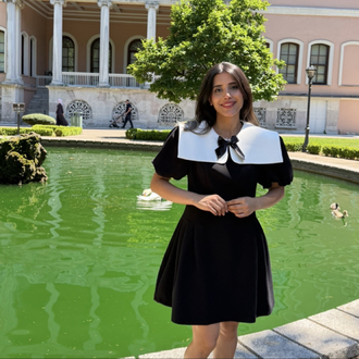 Siyah Yakalı Elbise 