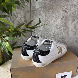 Golden Goose “Black/Gold” ⭐️