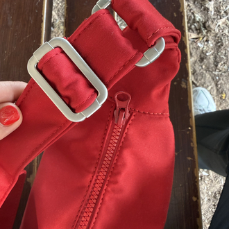 Uniq Red