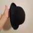 Siyah melon şapka 
