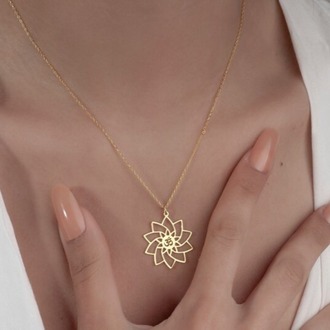 Navan 925 Ayar Gümüş Lotus Çiçeği ve Om Sembolü Kolye (Gold, Silver ve Rose)