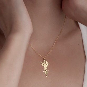 Navan 925 Ayar Gümüş Lotus Çiçeği ve Kaligrafik Desenli Kolye (Gold, Silver ve Rose)