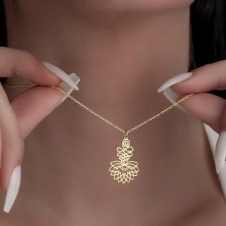 Mistik Lotus ve Kaligrafik Desenli Kolye – 925 Ayar Gümüş