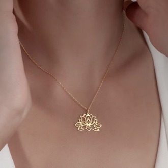 Navan Detaylı Lotus Çiçeği Kolye – 925 Ayar Gümüş