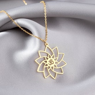 Navan 925 Ayar Gümüş Lotus Çiçeği ve Om Sembolü Kolye (Gold, Silver ve Rose)