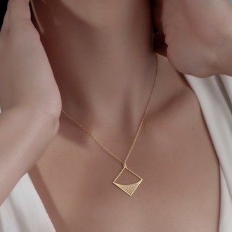 Navan Minimalist Geometrik Kolye – 925 Ayar Gümüş