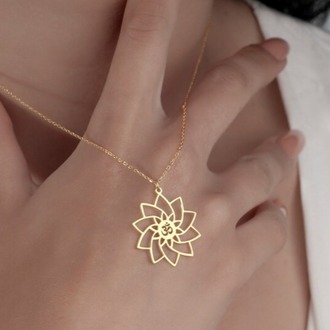 Navan 925 Ayar Gümüş Lotus Çiçeği ve Om Sembolü Kolye (Gold, Silver ve Rose)