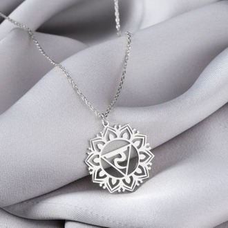 Navan Mandala Çiçek Kolye – 925 Ayar Gümüş