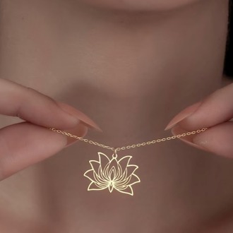 Navan Detaylı Lotus Çiçeği Kolye – 925 Ayar Gümüş