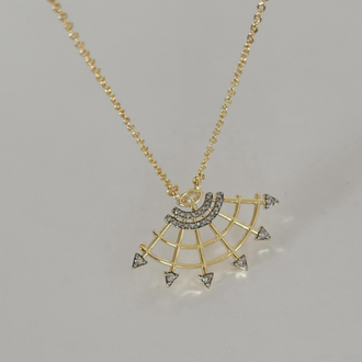✨ Ok Detaylı Taşlı Gold Kolye – 14K Altın Kaplama Çelik Kolye