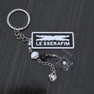 Le Sserafim Anahtarlık v3