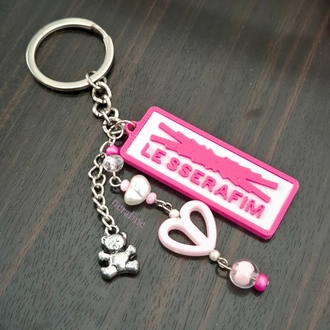 Le Sserafim Anahtarlık Pembe
