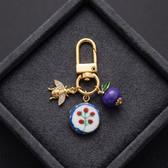 Vintage Charm, Anahtarlık