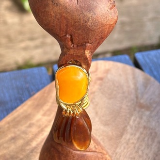 Amber Kehribar Tonlu Damla Taşlı Sallantılı Kadın Küpe