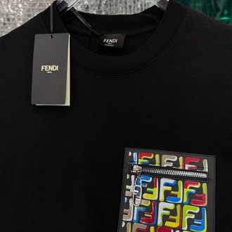 FENDİ Cepli Siyah Pamuklu T-Shirt
