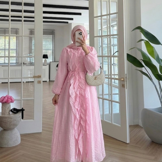 Pembe fırfırlı elbise 
