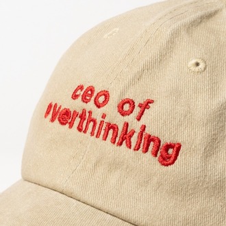 Yazı Nakışlı Şapka Pamuk Kumaşlı ve Ceo of Overthinking Sloganlı Şapka