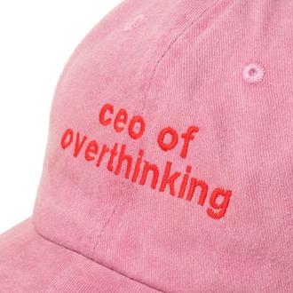 Yazı Nakışlı Şapka Pamuk Kumaşlı ve Ceo of Overthinking Sloganlı Şapka