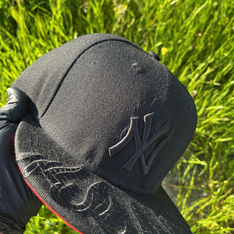 New York Yankees Black Fire Fitted Cap