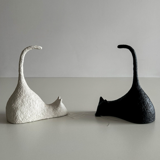 Paper mache kedi