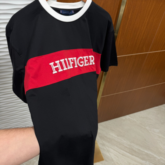 Tommy Göğüs Şeritli İthal Siyah Tişört