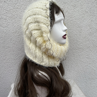 hood with silver rings