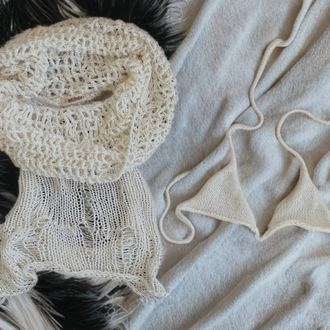 distressed hooded crop top & bra (S-M)