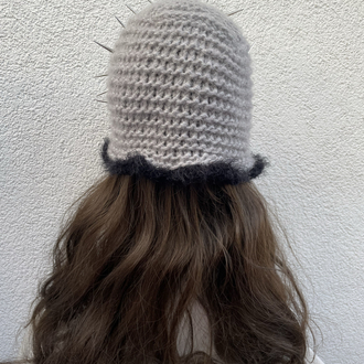 spiked bonnet