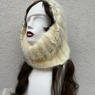 hood with silver rings