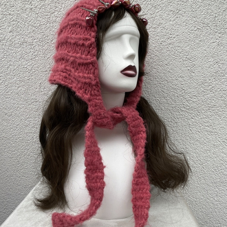 spiked bonnet