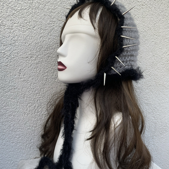 spiked bonnet