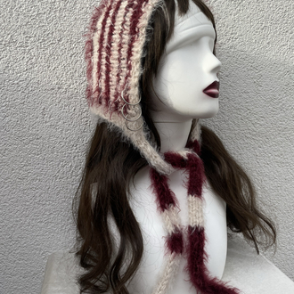 striped bonnet with metal charms ⛓️