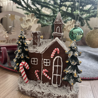 Çam Ağaçlı Noel Ev